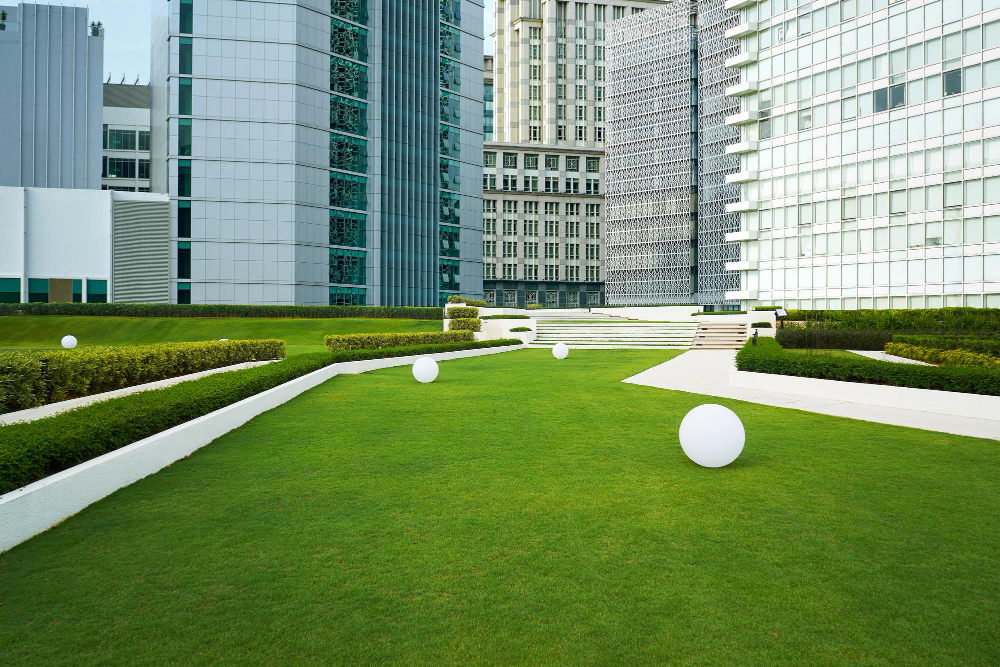 Keeping Your Commercial Landscapes Attractive with Synthetic Grass