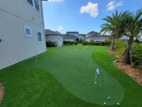 Putting green artificial turf