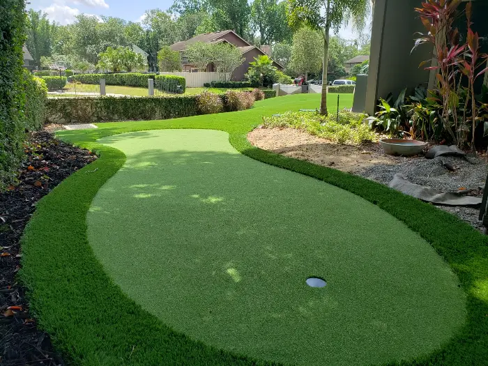 Chipping green artificial grass