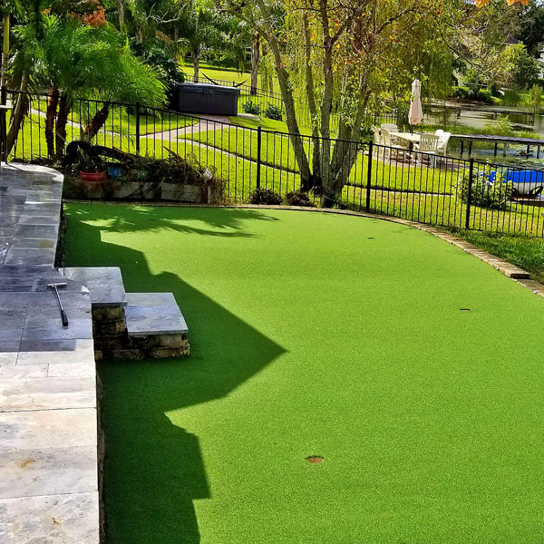 Artificial Putting & Chipping Greens